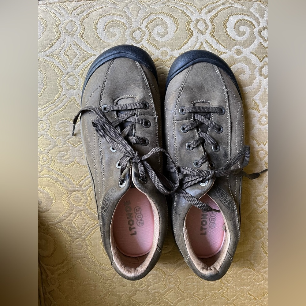 Keen Women's Shoes in Brown and Black